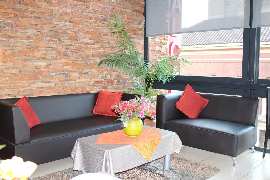 Alcazaba Hotel Johannesburg Buitenkant foto